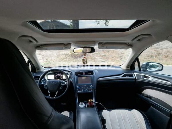 Ford Fusion (North America) - Image 6