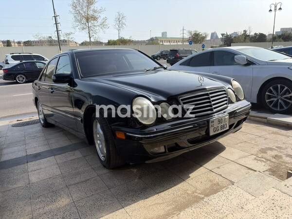 Mercedes E 320 - Image 4