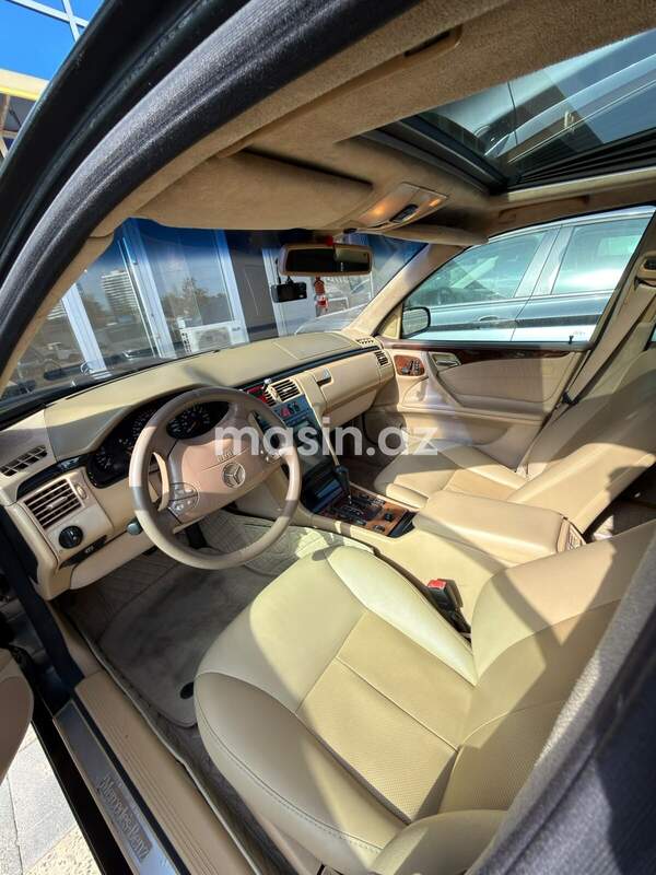 Mercedes E 320 - Image 6