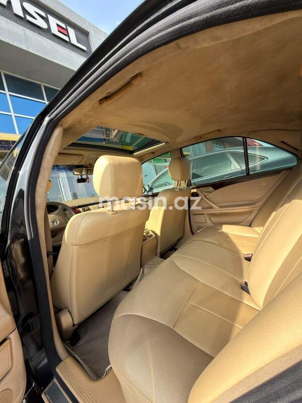 Mercedes E 320 - Image 8