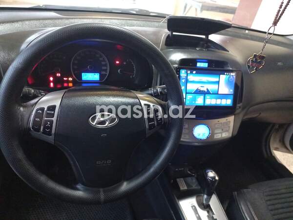 Hyundai Elantra - Image 5