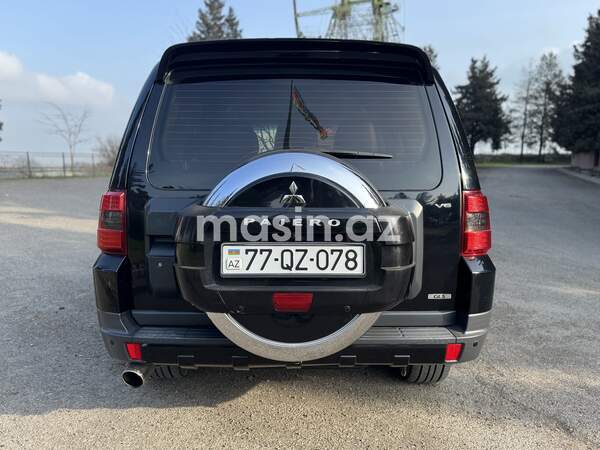 Mitsubishi Pajero - Image 2