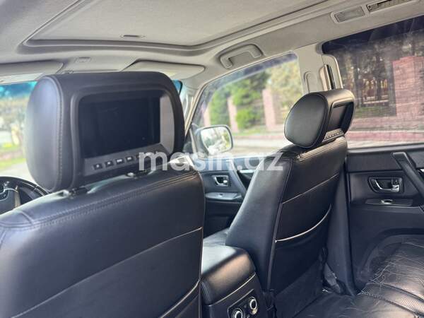 Mitsubishi Pajero - Image 4