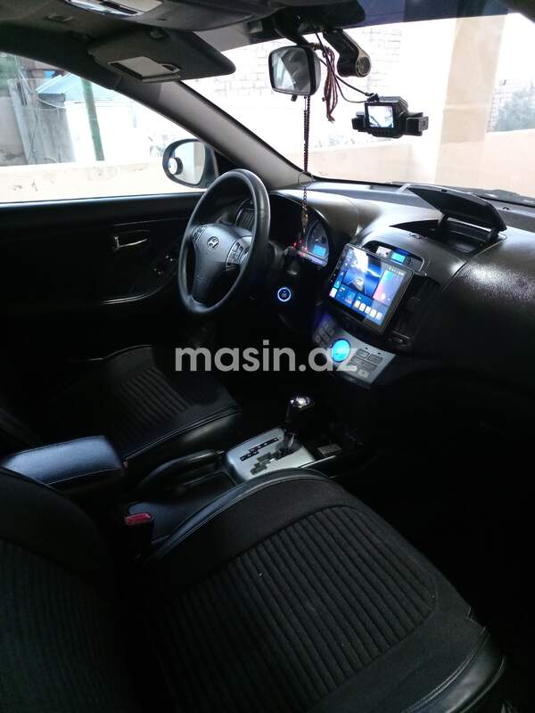 Hyundai Elantra - Image 9