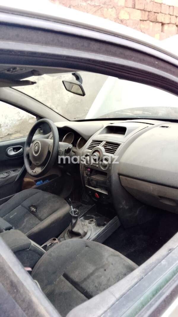 Renault Megane - Image 4