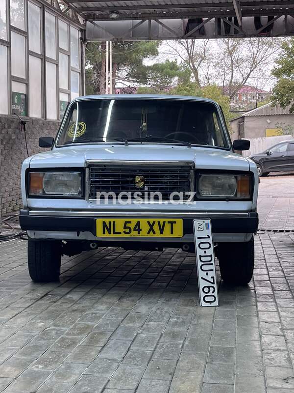 LADA (VAZ) 2107 background