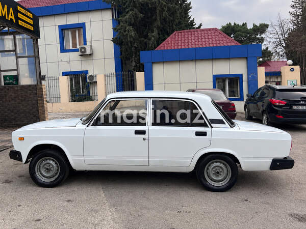 LADA (VAZ) 2107 - Image 3