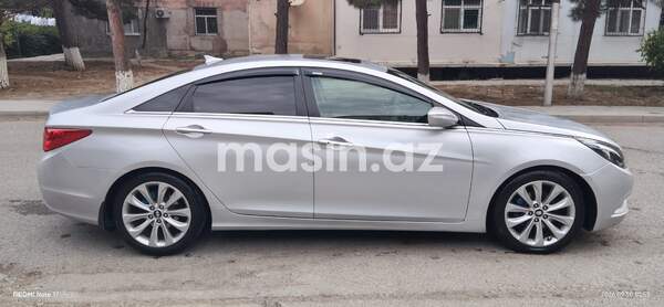 Hyundai Sonata - Image 9