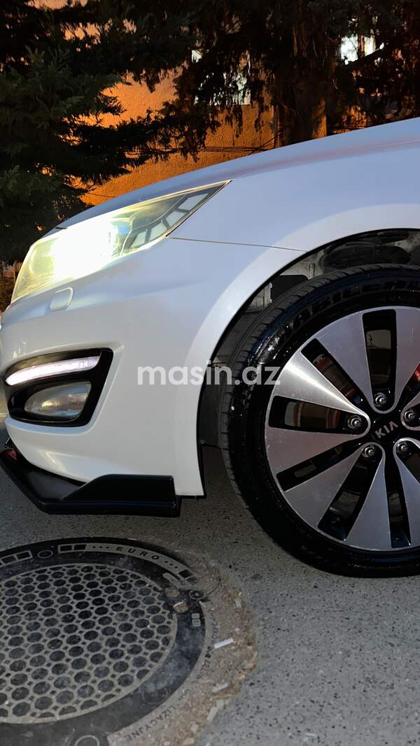 Kia Optima - Image 8