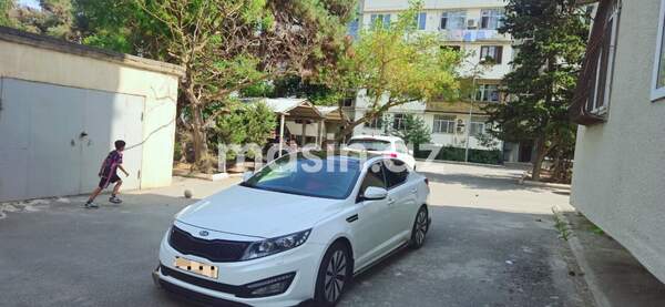 Kia Optima - Image 10