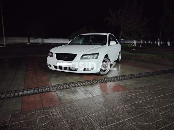 Hyundai Sonata - Image 10