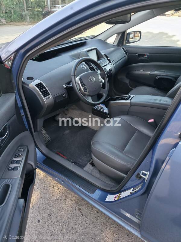 Toyota Prius - Image 4