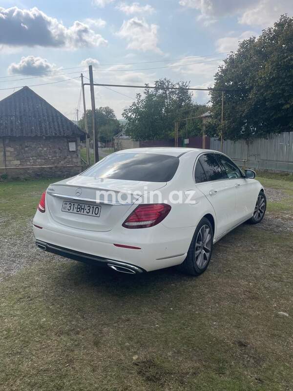 Mercedes E 220 d - Image 2