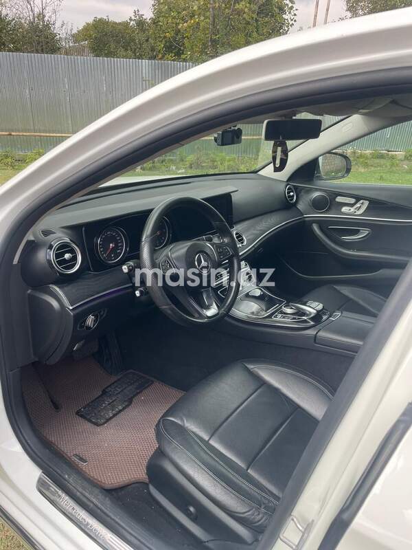 Mercedes E 220 d - Image 4