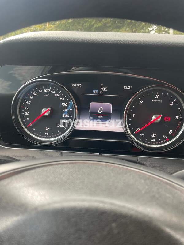 Mercedes E 220 d - Image 6