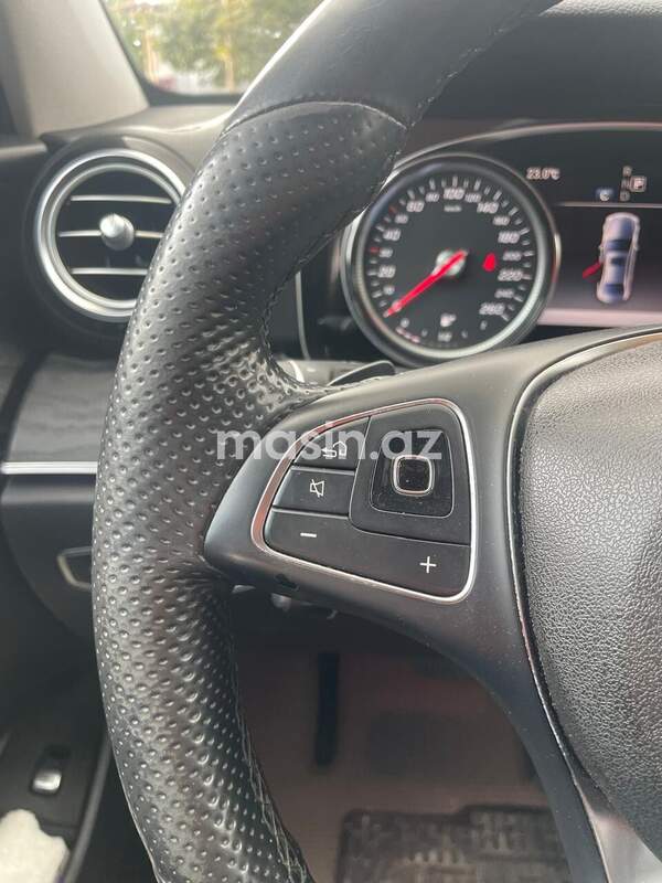 Mercedes E 220 d - Image 8
