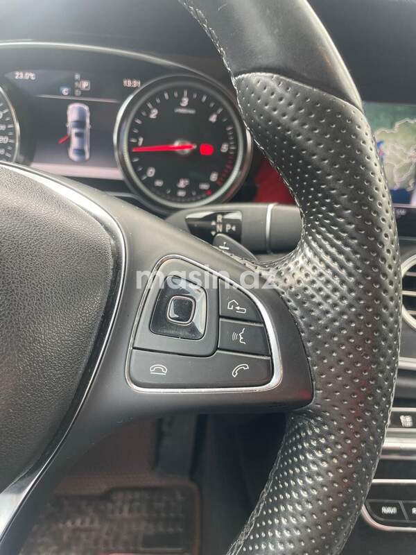 Mercedes E 220 d - Image 9