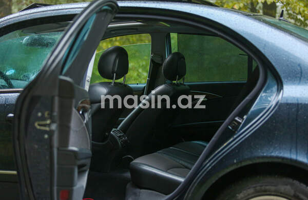 Mercedes E 240 - Image 6