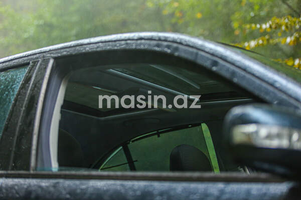 Mercedes E 240 - Image 8