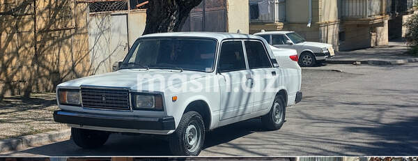 LADA (VAZ) 2107 background