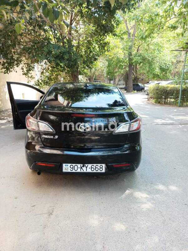 Mazda 3 - Image 2