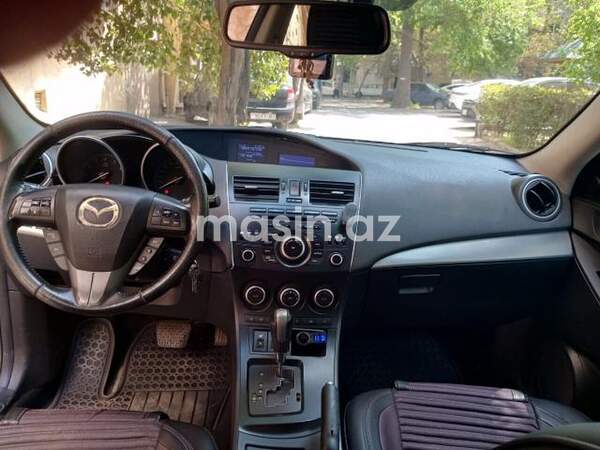 Mazda 3 - Image 6