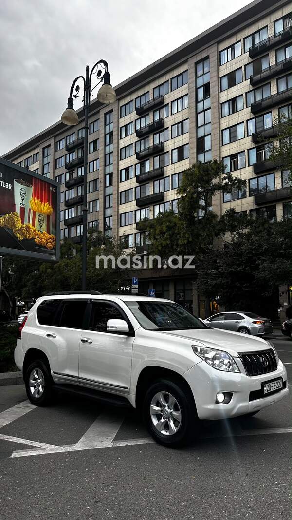 Toyota Land Cruiser Prado - Image 2