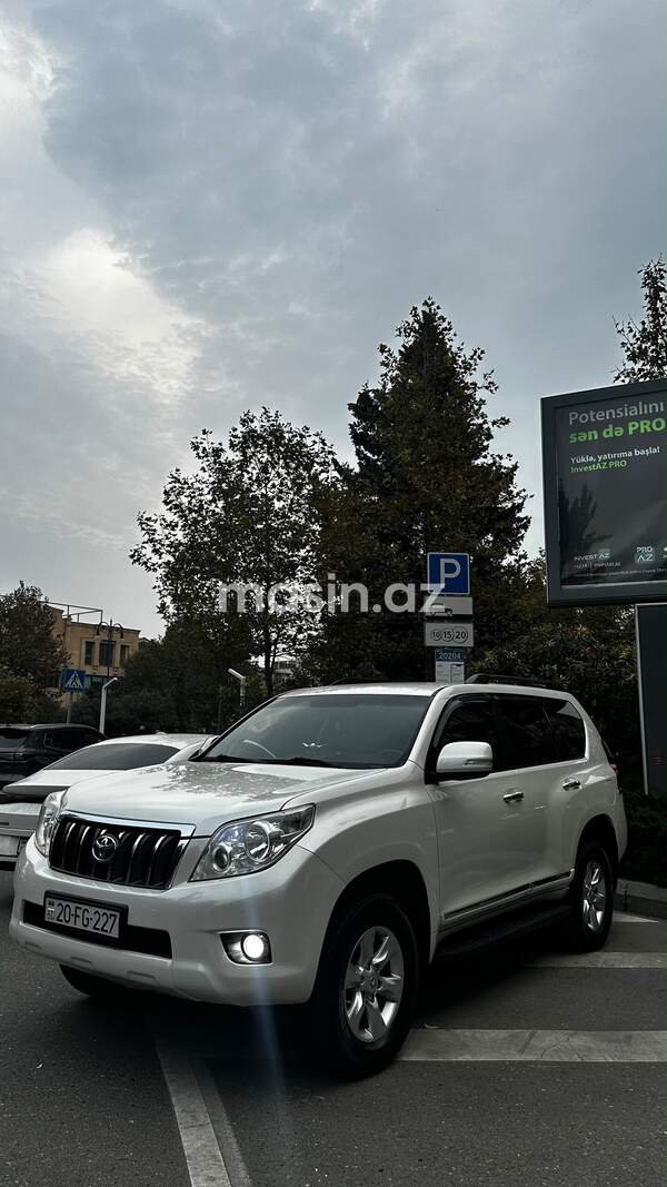 Toyota Land Cruiser Prado - Image 3