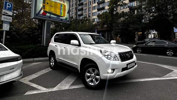 Toyota Land Cruiser Prado - Image 5
