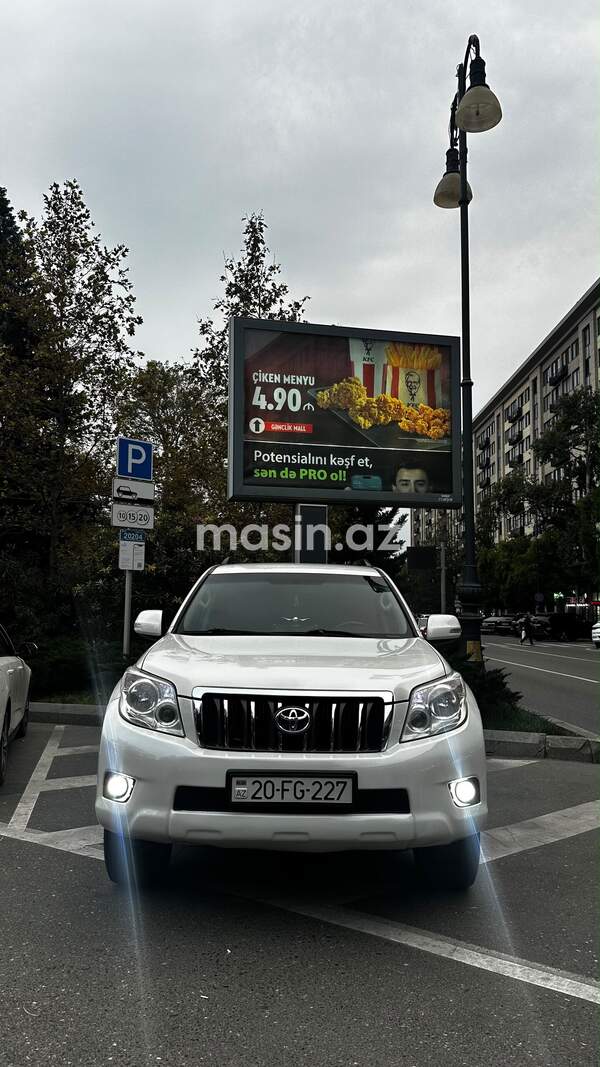 Toyota Land Cruiser Prado - Image 6