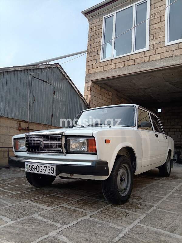 LADA (VAZ) 2107