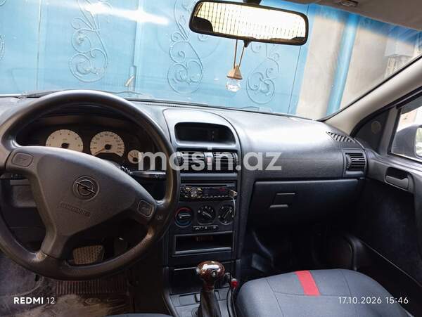 Opel Astra - Image 2