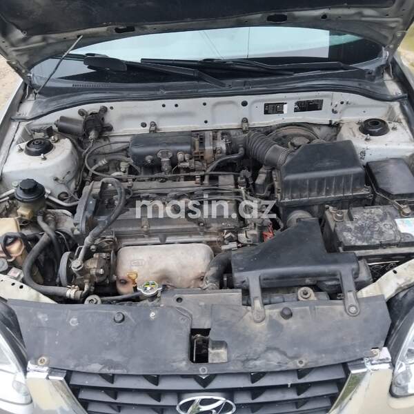Hyundai Accent - Image 5